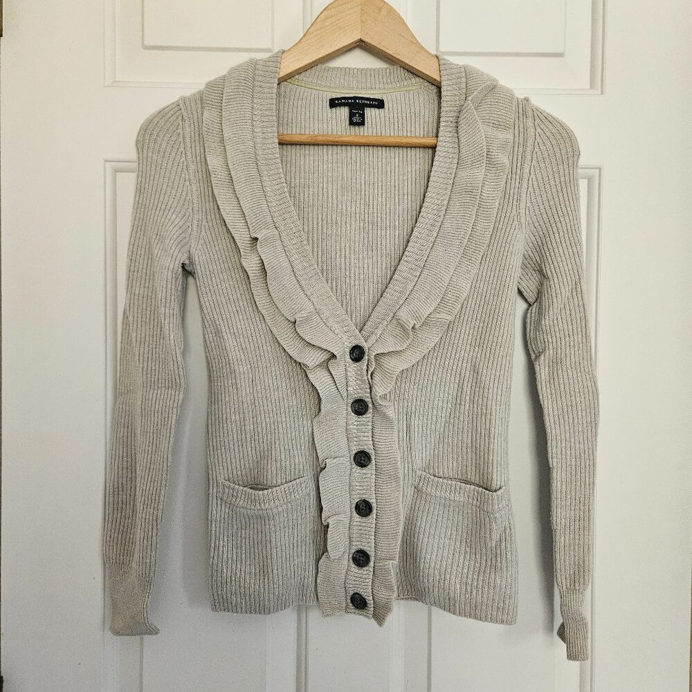 Banana Republic Women Sweater Sz Pet S V Neck Ruffled Gray Buttons Pockets Shift